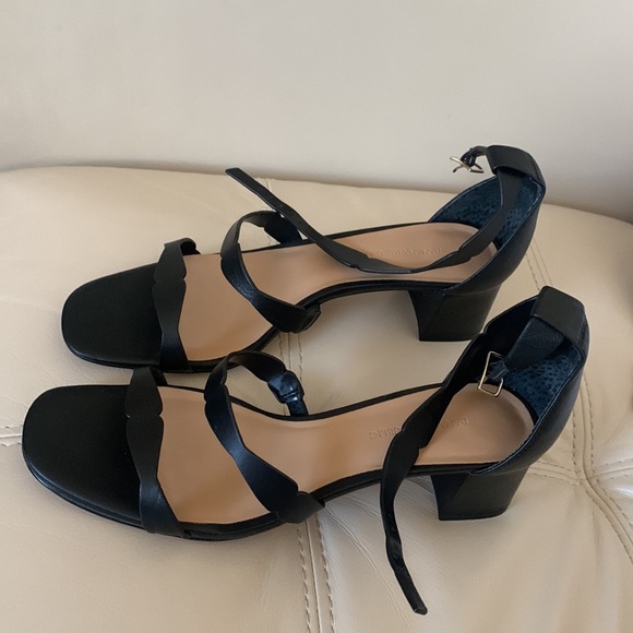 Banana Republic leather sandals 7.5 New black - Picture 2 of 6